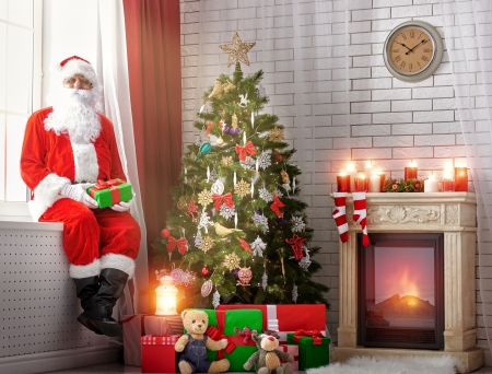 Santa - deco, room, tree, christmas, santa, white, cman, craciun, red