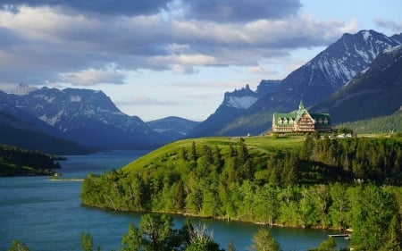 Prince of Wales Hotel,Canada - building, lake, trees, park, hotel, mountains, clouds, sea, rocky