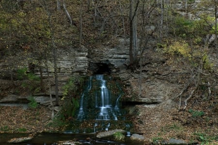 Buella Falls - Buella Falls, Spook Cave, Clayton County, Iowa