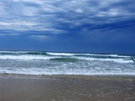 The Spit Gold Coast Australia - auto setting, sky, beach, surf, hot, overseas, cool, back packing, gold coast, holiday, sunny, sand, nikon coolpix p900, ocean, seascape, lovely, waves, nature, the spit, beautiful, australia