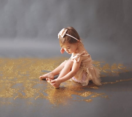 little girl - princess, people, hair, belle, sightly, white, face, childhood, fair, little, bonny, adorable, child, set, wallpaper, pink, beautiful, sweet, feet, nice, beauty, photography, pretty, baby, cute, kid, dainty, girl, lovely, pure, comely, desktopnexus, blonde