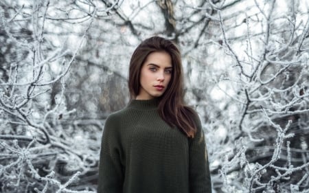 Unknown Model - trees, Snow, babe, lady, woman, model, forest