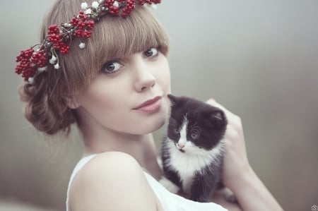 Beauty - pisica, wreath, kitten, woman, model, girl, flower, cat