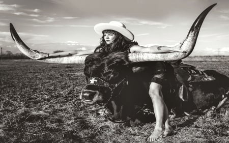 Cowgirl Nikki.. - girls, women, style, fun, female, cowgirl, music, hats, outdoors, country, brunettes, western, longhorn, nikki lane, ranch, bull