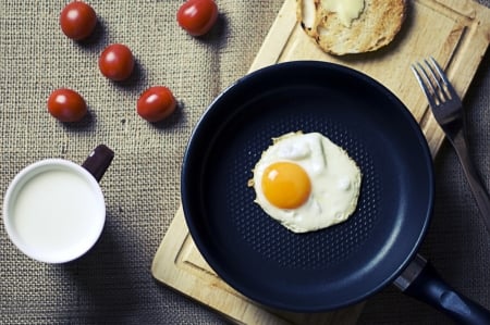 Breakfast - eggs, board, tomatoes, fork, breakfast, food