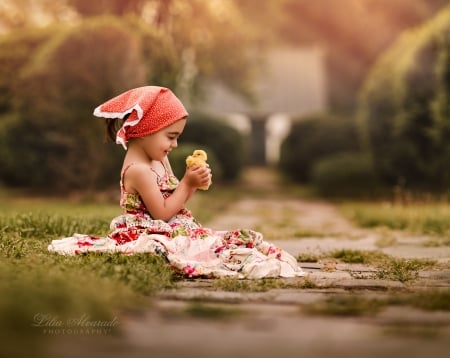 Little girl - red, child, copil, cute, bird, spring, scarf, girl, chicken, pasare, lilia alvarado