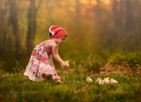 Little girl - bird, chicken, lilia alvarado, girl, copil, child, green, pasare, cute