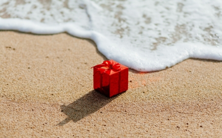 â™¥ - gift first, love, beach, gift, romantic, sand, sea