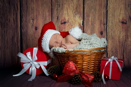 Sleeping baby - craciun, gift, basket, child, copil, christmas, sleep, baby, red, sweet, cute