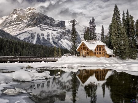 House on the shore of Emerald Lake, Canada - mountains, winter, canada, shore, lake, reflection, house, trees, nature, snow