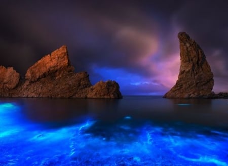 Fluorescent Sea - naturae, rock, landscape, fluorescent sea, china, coast, splendor, coud, blue night