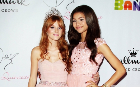 Shake It Up - fun, actress, zendaya, people, cool, bella thorne, celebrity, model