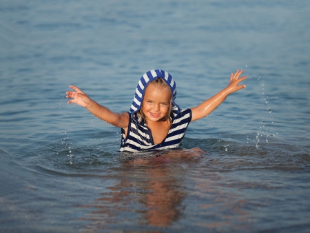 little girl - people, hair, belle, sightly, white, face, childhood, fair, little, bonny, swime, adorable, wallpaper, child, beautiful, pink, sweet, sea, nice, beauty, photography, pretty, baby, cute, kid, swim, dainty, girl, lovely, pure, comely, play, desktopnexus, smile, blonde