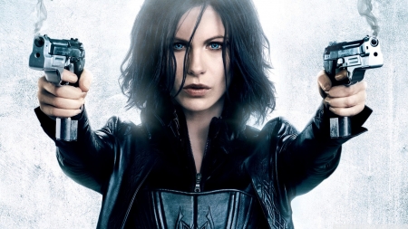 Underworld: Awakening (2012) - kate beckinsale, actress, gun, girl, fantasy, awakening, movie, underworld, vampire, woman