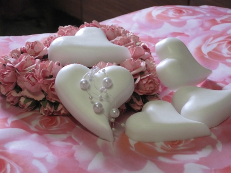 Happy Valentine - white, love, hearts, gift, roses, pink, valentine