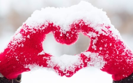 Love Heart in the Snow - warm, heart, san, valentine, Love, day, Sow