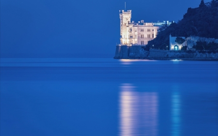 The sea - evening, palace, the sea, italy