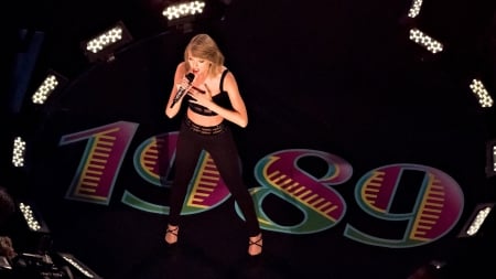 Taylor Swift - woman, taylor alison swift, lady, american, taylor swift, singer, model, songwriter, babe, blonde