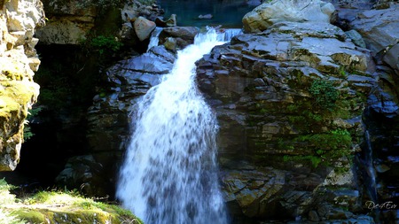 Nooksack Falls 2 - widescreen, fall, waterfalls, autumn, washington, rocks