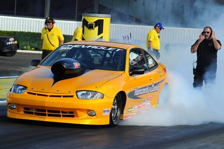 Cruze - smoke, bowtie, track, gm