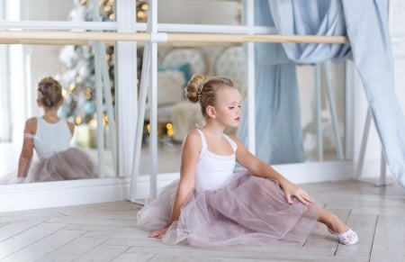 little girl - dainty, pretty, pink, pure, child, fair, princess, face, nice, bonny, kid, childhood, set, beauty, baby, Hair, Belle, comely, white, cute, ballet, wallpaper, people, blonde, DesktopNexus, sightly, beautiful, photography, girl, lovely, sweet, little, adorable