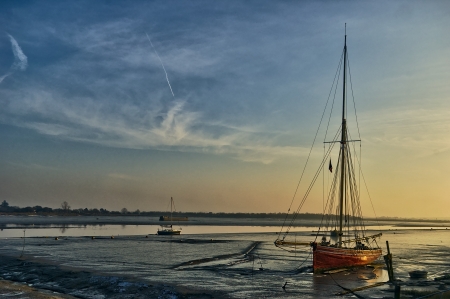 Evening at Heybridge Basin - evening, river, Heybridge Basin, Boat