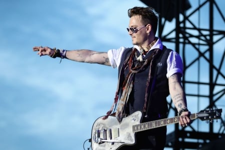 Johnny Depp - guitar, instrument, sunglasses, concert, tattoo, man, actor, johnny depp, germany