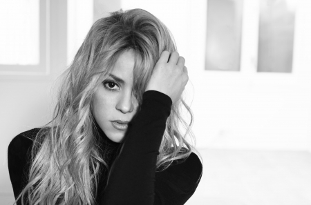 Shakira - dancer, Shakira, record producer, blonde, Shakira Isabel Mebarak Ripoll, Colombian, Colombian singer, babe, songwriter, lady, woman, model