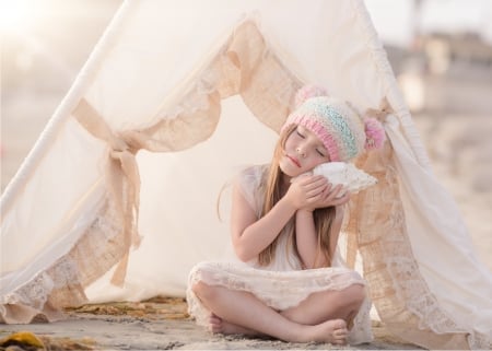 little girl - princess, people, hair, belle, sightly, white, face, childhood, fair, little, bonny, adorable, child, set, wallpaper, pink, beautiful, sweet, feet, nice, beauty, photography, pretty, baby, cute, kid, dainty, girl, lovely, pure, comely, desktopnexus, blonde