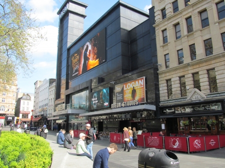 Odeon Cinema - premiers, odeon, cinemas, london, streetlife, movies