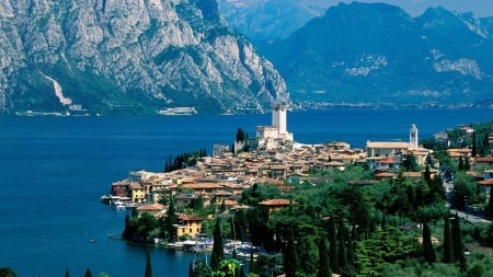 Italian Beauty - trees, nature, boat, sea, mountains, houses