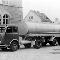 mercedes benz tanker truck