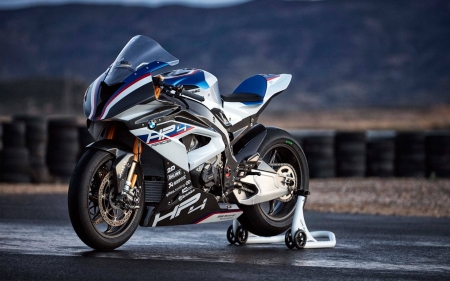 BMW HP4 Race