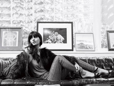 Victoria Justice - dancer, Victoria Justice, beautiful, singer, 2017, Victoria, actress, fur, Justice, model, pantsuit, heels, feet, wallpaper, black white