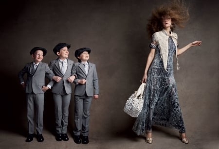 Gigi Hadid - fashion, girl, children, boy, woman, model, cute, trio, gigi hadid