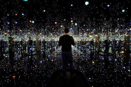 Infinity Mirrored Room - Washington DC, Infinity Mirrored Room, The Souls of a Million Light Years Away, 25 April  2017, Yayoi Kusama, Hirshorn Museum