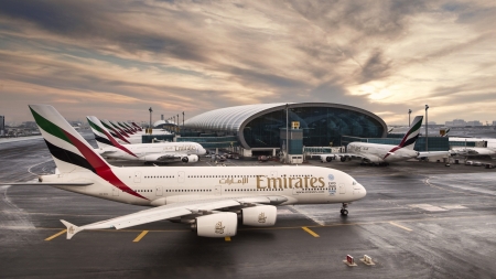 emirates-airline-airbus-a380 - emirates, airlines, a380, airport, plane, airbus