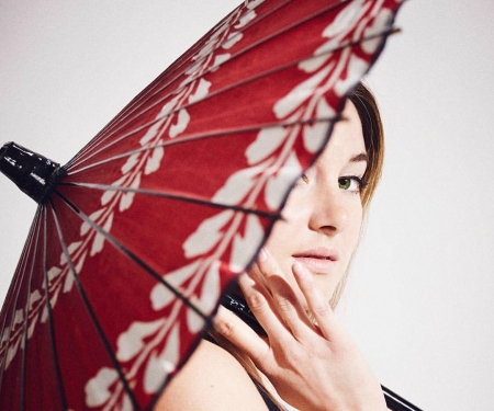 Shailene Woodley - red, pink, actress, shailene woodley, girl, parasol, woman