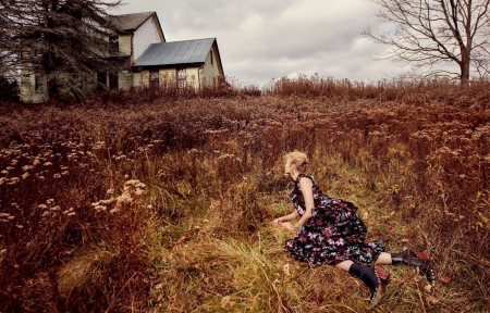 Hiding In The Fields. . - women, fun, female, boots, fields, fashion, models, western, girls, cowgirl, style, outdoors, blondes, ranch