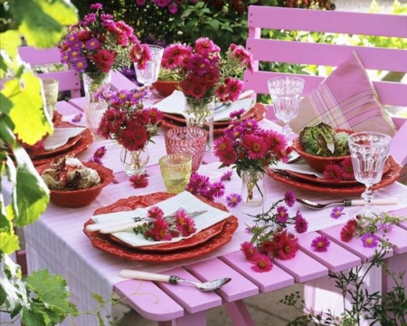 Beautiful Flowers - flowers, table, plate, pink