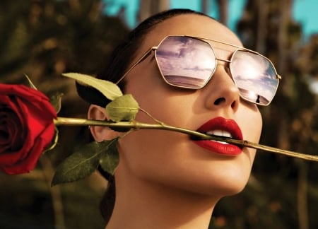 Gal Gadot - face, summer, flower, rose, actress, girl, gal gadot, woman, sunglasses