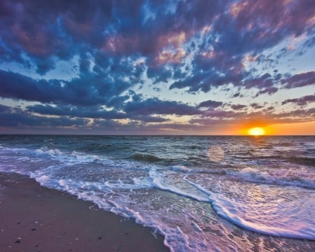 The Sun on the Sea - horizon, sky, ocean, beach, sun, sunset, nature, clouds, sea