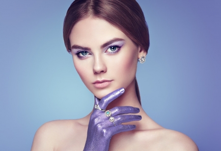 Beauty - beauty, girl, jewel, model, face, womna, blue, hand, oleg gekman