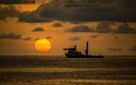 low sun - fun, sunset, nature, boat, ocean, cool