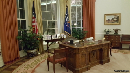 The Oval Office - library, valley, california, office, oval, ronald, simi, presidential, reagan