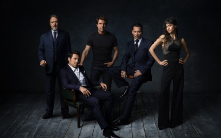 Dark Universe Movies stars - woman, actress, russell crowe, girl, people, javier bardem, sofia boutella, black, man, suit, tom cruise, actor, johnny depp