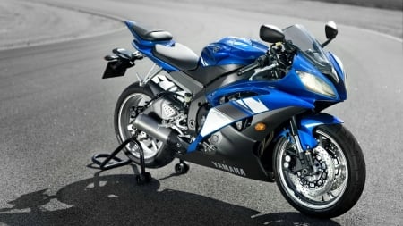 Yamaha YZF R6 - bike, motor, r6, yzf, yamaha