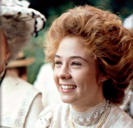 Anne Of Green Gables - woman, gables, redhead, pretty, beautiful, anne, green