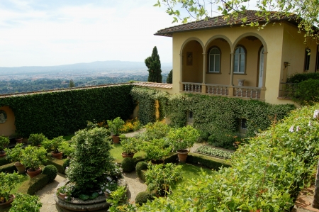 Villa Le Balze - building, italy, comune, tuscany, villa, fiesole, mansion, architecture, house, florence, villa le balze