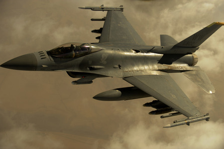 F16 & DESERT SKIES. - jet, f16, recon, skies, fighter, falcon